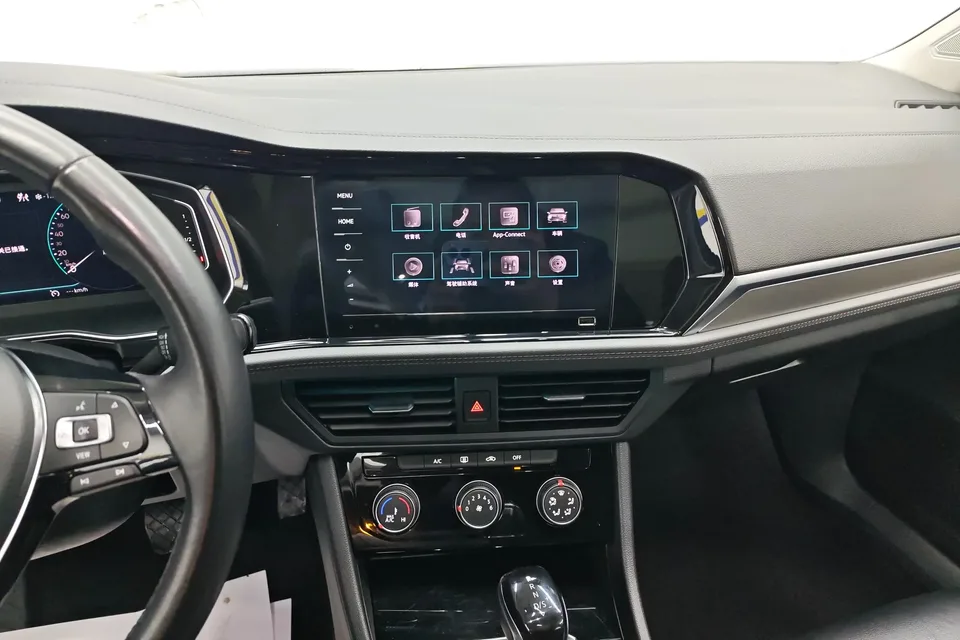 Volkswagen Sagitar Sagitar 2022 280TSI DSG Flying Edition 2022 — thumbnail 4