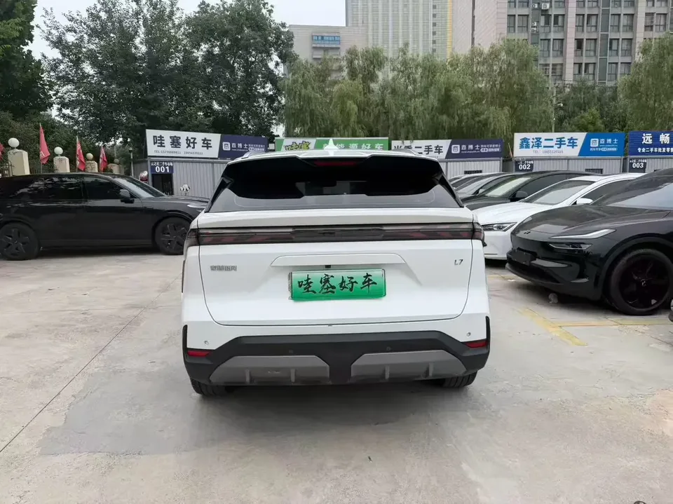 Geely Galaxy L7 Galaxy L7 2023 1.5T DHT 115km PLUS 2025 — thumbnail 2
