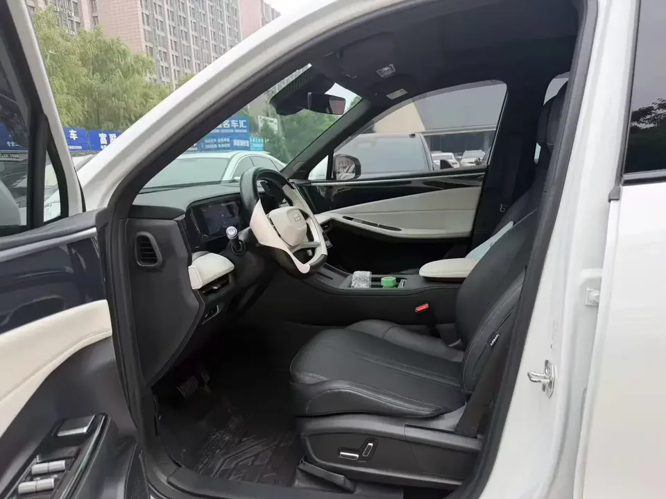 Geely Galaxy L7 Galaxy L7 2023 1.5T DHT 115km PLUS 2025 — thumbnail 3