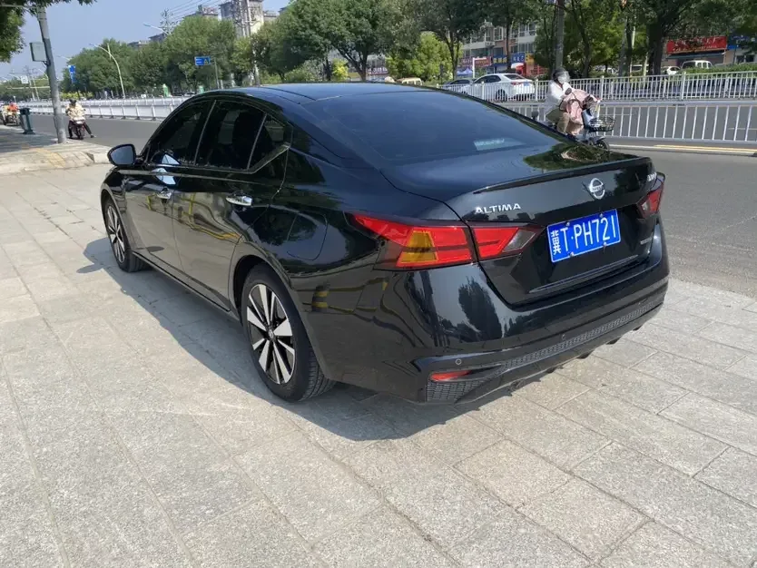 Nissan Altima Sound of nature 2020 Modified 2.0L XL Comfort Edition 2022 — thumbnail 4