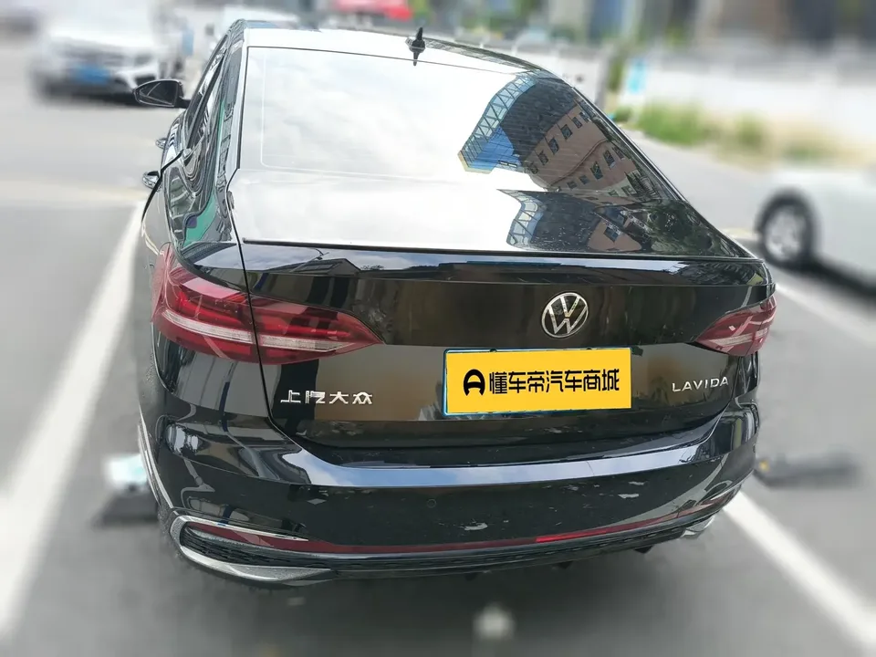 Volkswagen Lavida Lavida 2024 300TSI DSG Starry Sky Edition 2025 — thumbnail 2