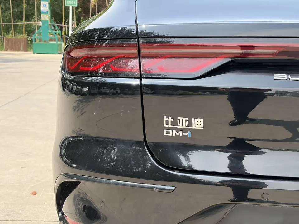 BYD Han DM Chinese DM 2022 DM-i 121KM Premium 2022 — thumbnail 3