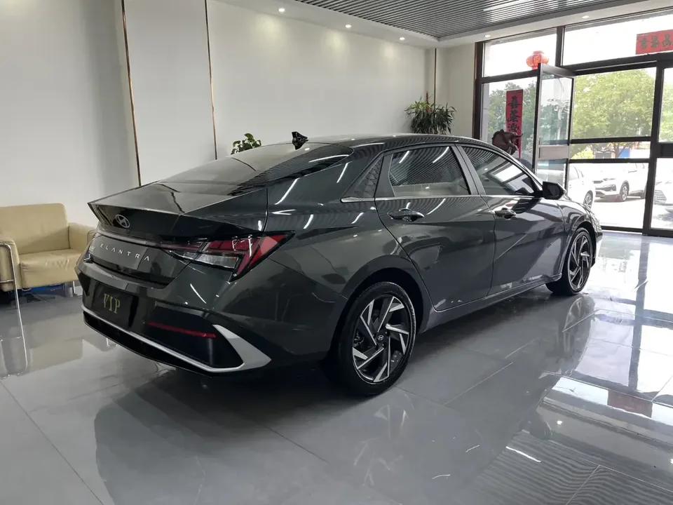 Hyundai Elantra Elantra 2023 1.5L CVT LUX Premium Edition 2024 — thumbnail 2