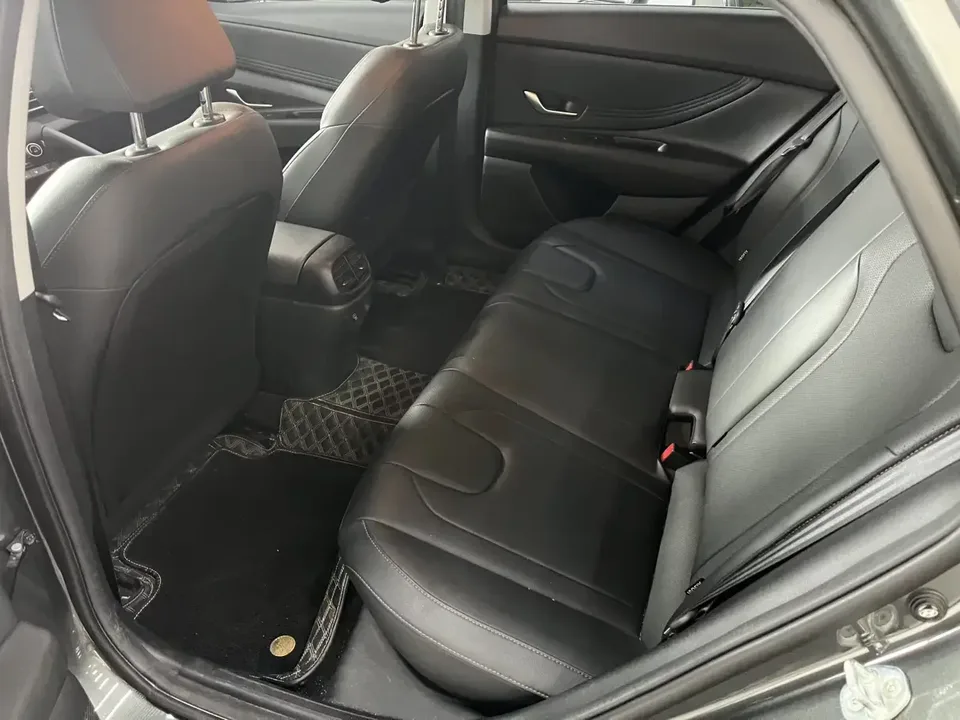 Hyundai Elantra Elantra 2023 1.5L CVT LUX Premium Edition 2024 — thumbnail 3