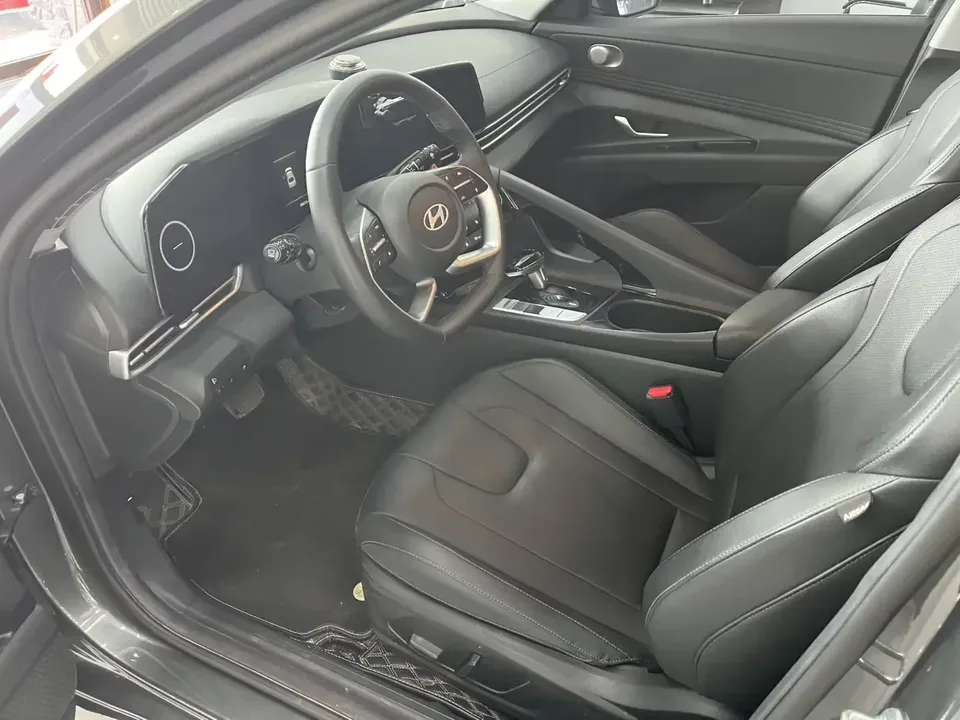 Hyundai Elantra Elantra 2023 1.5L CVT LUX Premium Edition 2024 — thumbnail 5
