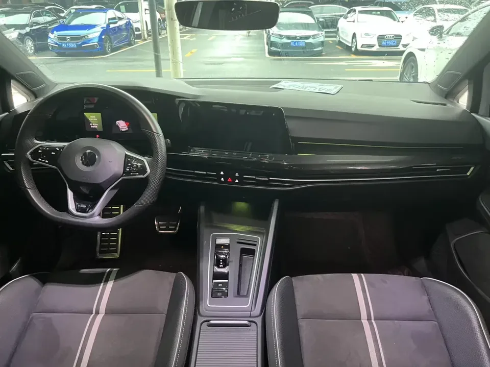 Volkswagen Golf golf 2023 280TSI DSG R-Line 2024 — thumbnail 2