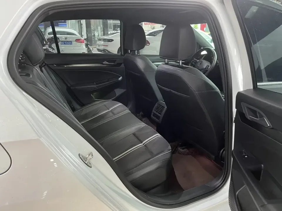 Volkswagen Golf golf 2023 280TSI DSG R-Line 2024 — thumbnail 3