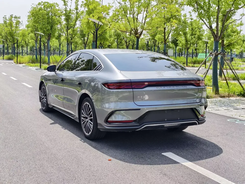 BYD Han DM Chinese DM 2022 DM-i 121KM Premium 2022 — thumbnail 2