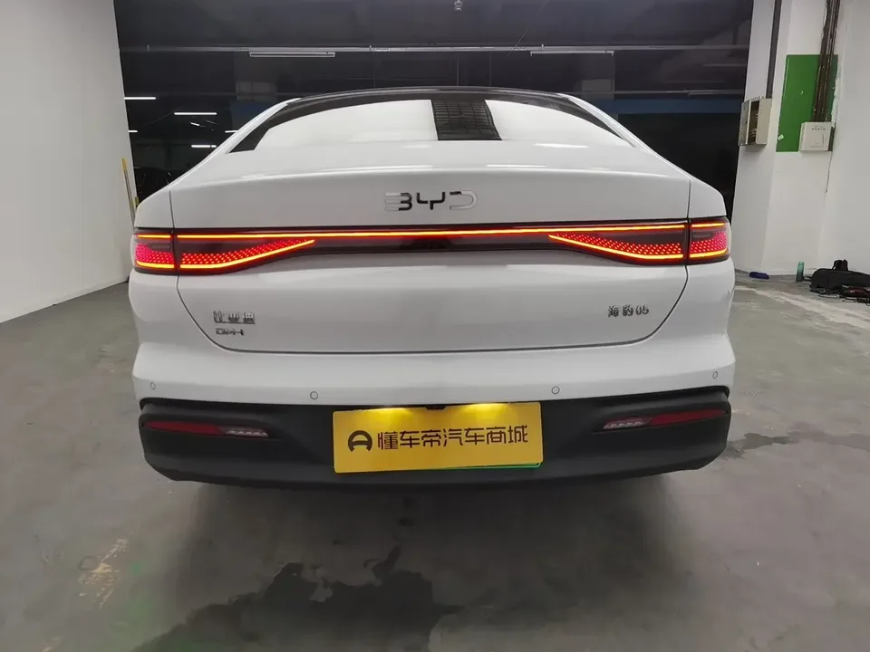 BYD Seal 05DM Seal 05DM 2026 DM-i 128KM Luxury 2026 — thumbnail 2