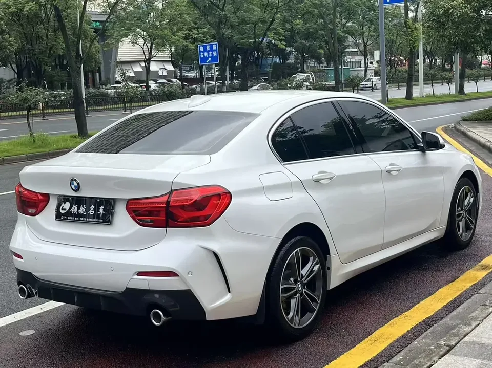 BMW 1 Series BMW 1 Series 2023 120i M Sport 2023 — thumbnail 4