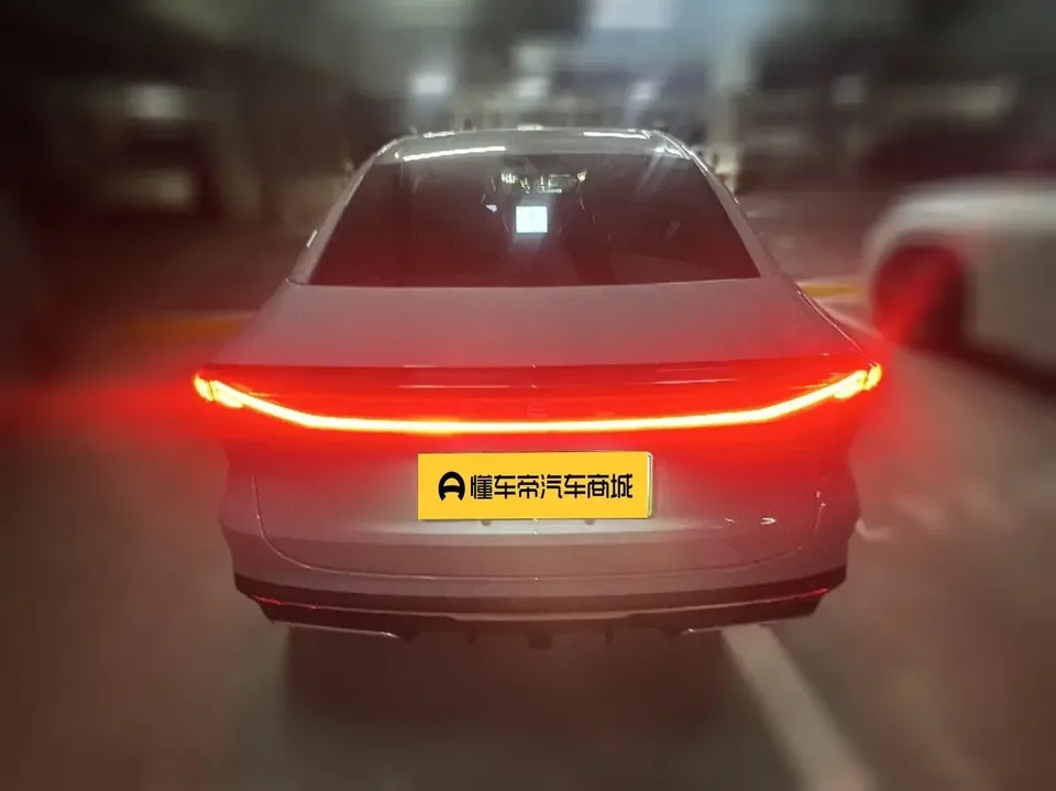 Geely Galaxy L6 Galaxy L6 2024 Longteng version 1.5T DHT 125km PLUS 2024 — thumbnail 2