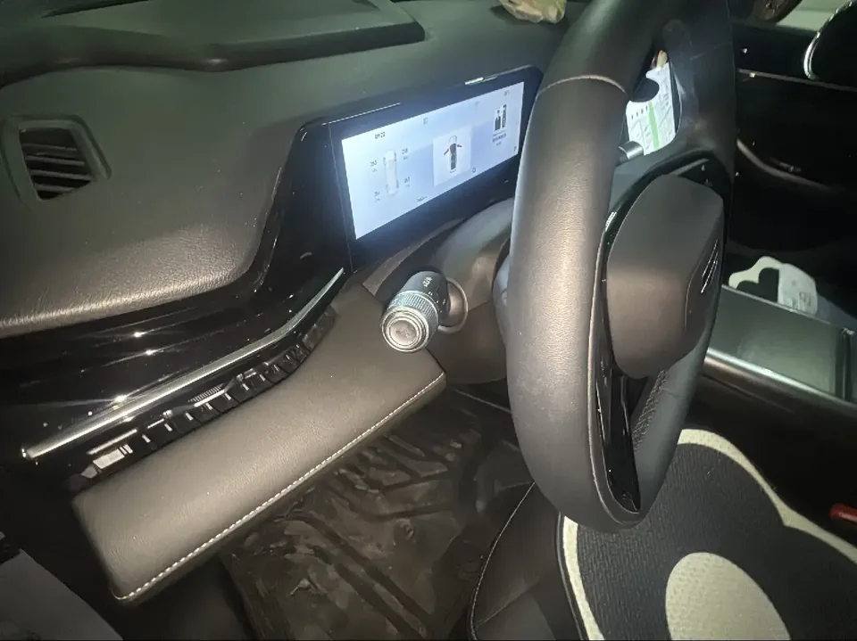 Geely Galaxy L6 Galaxy L6 2024 Longteng version 1.5T DHT 125km PLUS 2024 — thumbnail 4