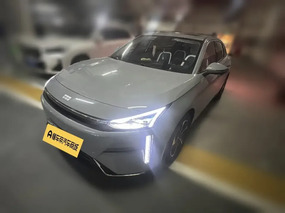 Geely Galaxy L6 Galaxy L6 2024 Longteng version 1.5T DHT 125km PLUS 2024 — photo 1, buy with delivery to Moscow