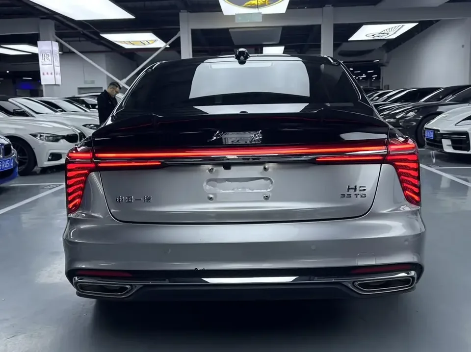 Hongqi H5 Hongqi H5 2025 1.5T DCT Flagship Edition 2025 — миниатюра 2