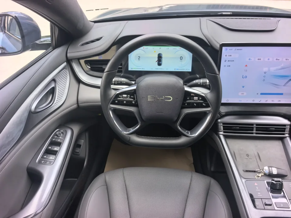BYD Seal DM Seal DM 2024 Honor Edition DM-i 1.5L 121KM Luxury Model 2024 — thumbnail 3