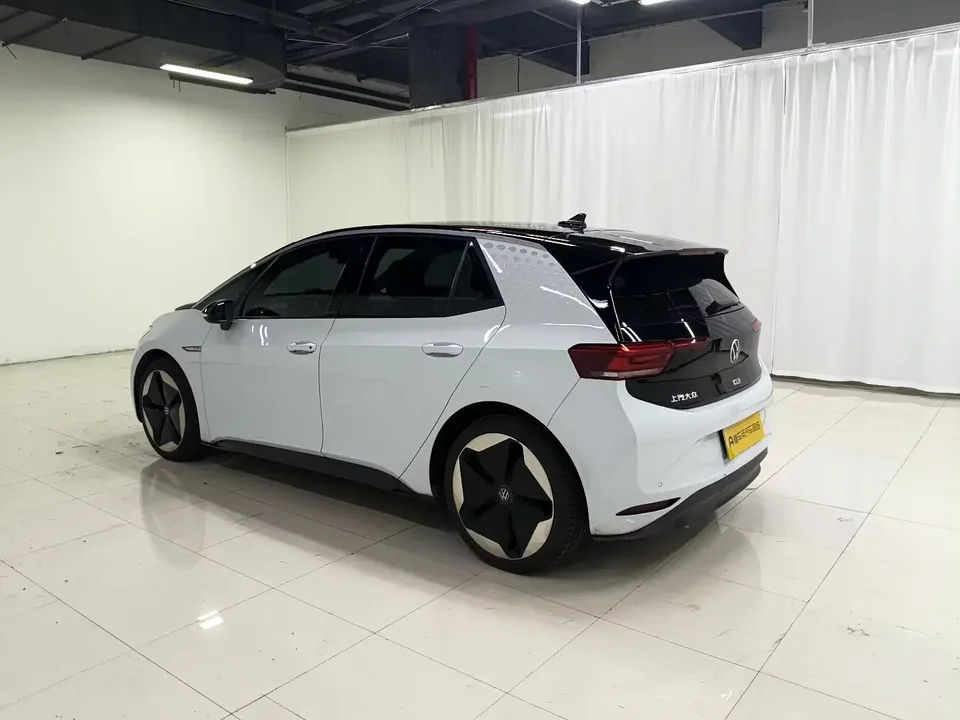 Volkswagen ID.3 Volkswagen ID.3 2023 Upgraded Pure Smart Edition 2023 — thumbnail 2