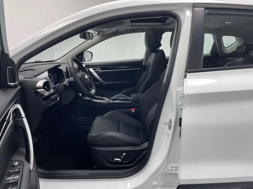 Geely Coolray SX11 Binyue 2025 1.5L CVT Super MAX 2025 — thumbnail 5
