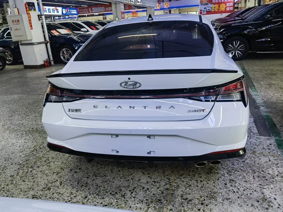 Hyundai Elantra Elantra 2022 240TGDi DCT LUX Premium Edition 2022 — thumbnail 2