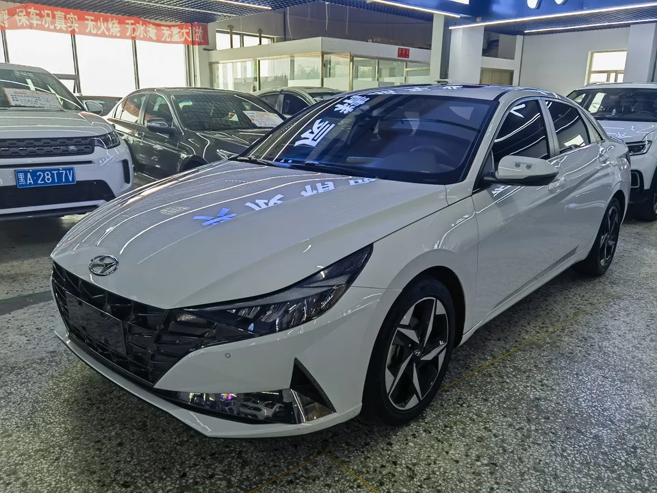 Hyundai Elantra Elantra 2022 240TGDi DCT LUX Premium Edition 2022 — photo 1, buy with delivery to Moscow