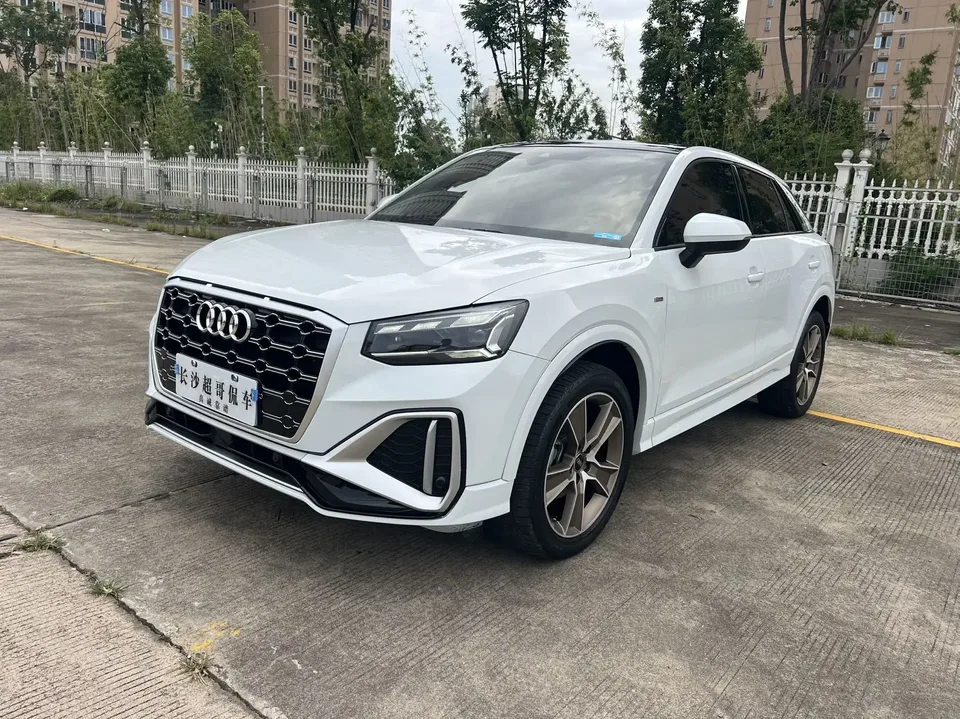 Audi Q2L Audi Q2L 2022 35 TFSI Stylish Dynamic 2022 — photo 1, buy with delivery to Moscow