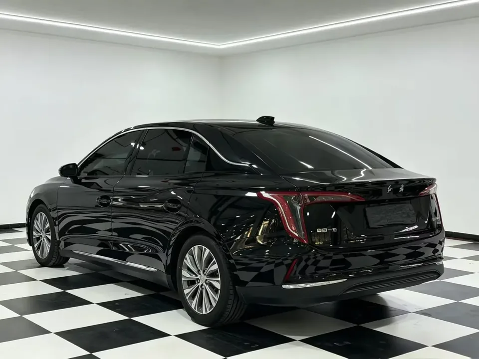 Hongqi E-QM5 Hongqi E-QM5 2024 560KM PLUS version 100kW 2025 — миниатюра 4