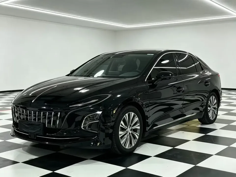 Hongqi E-QM5 Hongqi E-QM5 2024 560KM PLUS version 100kW 2025 — photo 1, buy with delivery to Moscow