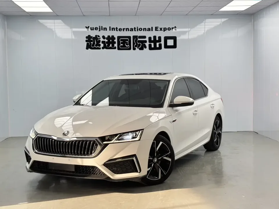 Skoda Octavia Octavia 2022 PRO TSI280 DSG Luxury Edition 2022 — photo 1, buy with delivery to Moscow