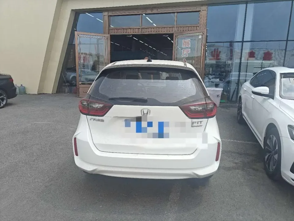Honda FIT Fit 2021 1.5L CVT Trend Run Pro Edition 2022 — миниатюра 2