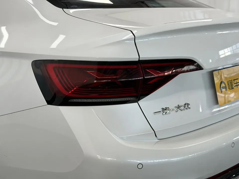 Volkswagen Sagitar Sagitar 2023 300TSI DSG Beyond Edition 2022 — миниатюра 4