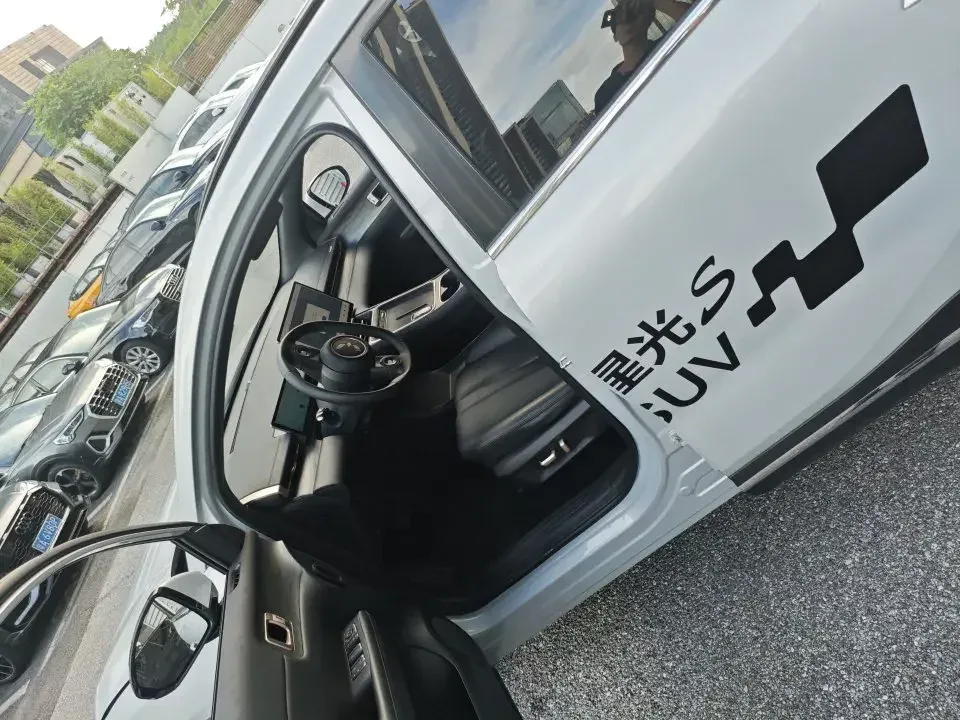 Wuling Starlight S PHEV Wuling Starlight S PHEV 2024 130km Flagship 2024 — thumbnail 2