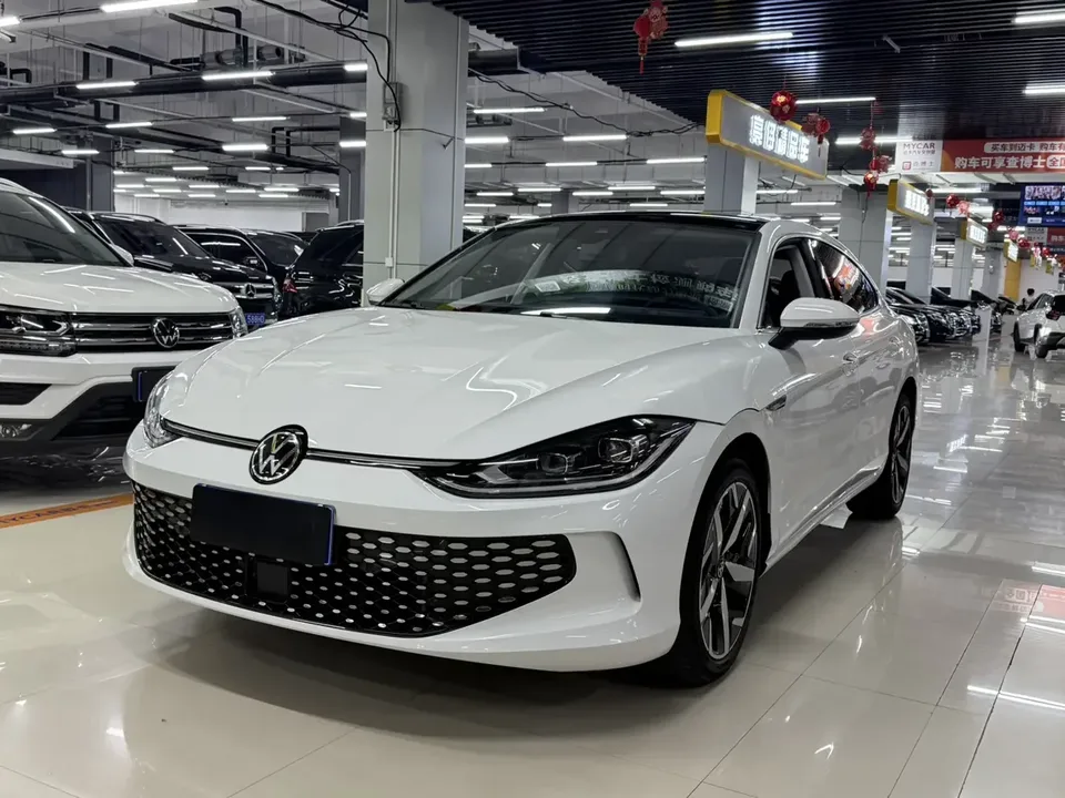 Volkswagen Lamando Lingdu 2022 Lingdu L 280TSI DSG Cool Edition 2023 — photo 1, buy with delivery to Moscow