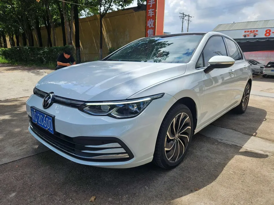 Volkswagen Golf golf 2021 280TSI DSG Pro 2022 — photo 1, buy with delivery to Moscow