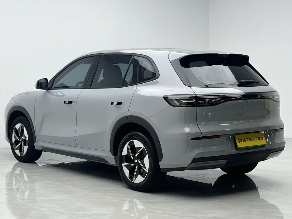 Geely Galaxy E5 Galaxy E5 2024 440km Explorer Edition 2024 — thumbnail 2