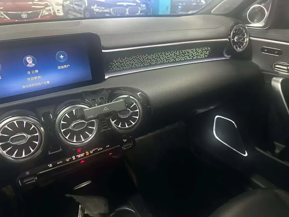 Mercedes-Benz Klasa A Mercedes Benz A Class 2023 A 180L 2023 — миниатюра 2