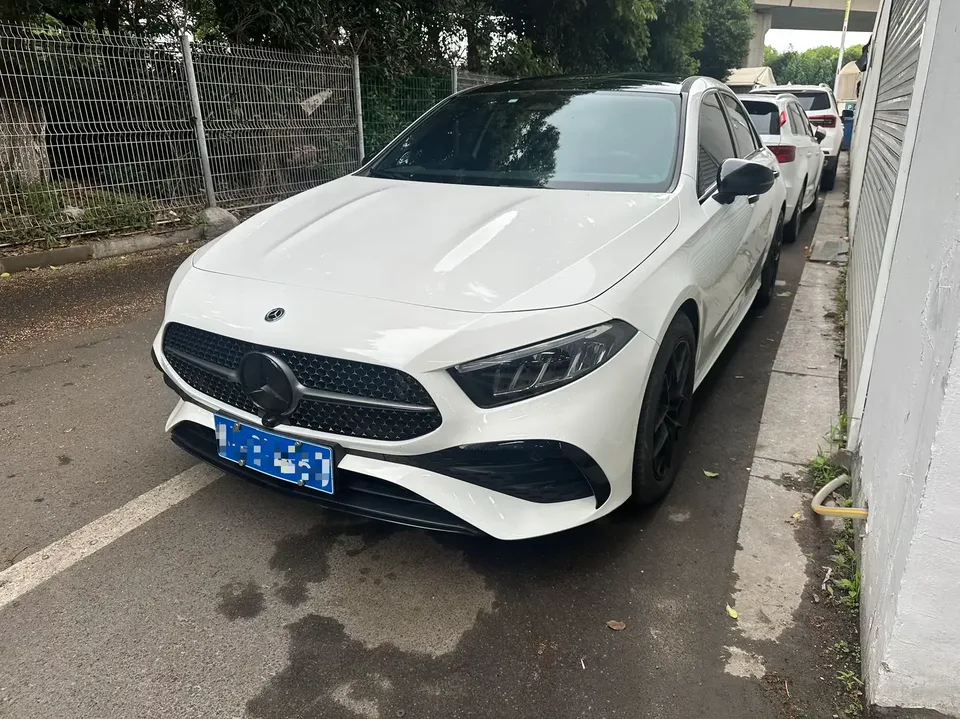 Mercedes-Benz Klasa A Mercedes Benz A Class 2023 A 180L 2023 — фото 1, купить с доставкой в Москву