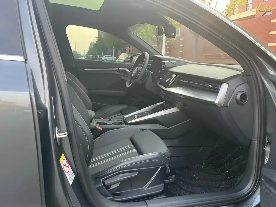 Audi A3 Audi A3 2023 Sportback 35 TFSI Stylish and sporty 2023 — миниатюра 3