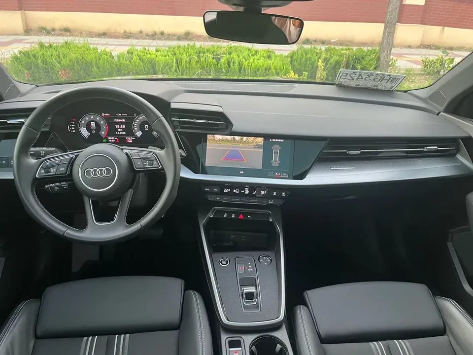 Audi A3 Audi A3 2023 Sportback 35 TFSI Stylish and sporty 2023 — миниатюра 4
