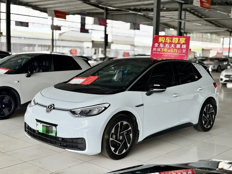Volkswagen ID.3 Volkswagen ID.3 2023 Upgraded Pure Smart Edition 2023 — photo 1, buy with delivery to Moscow