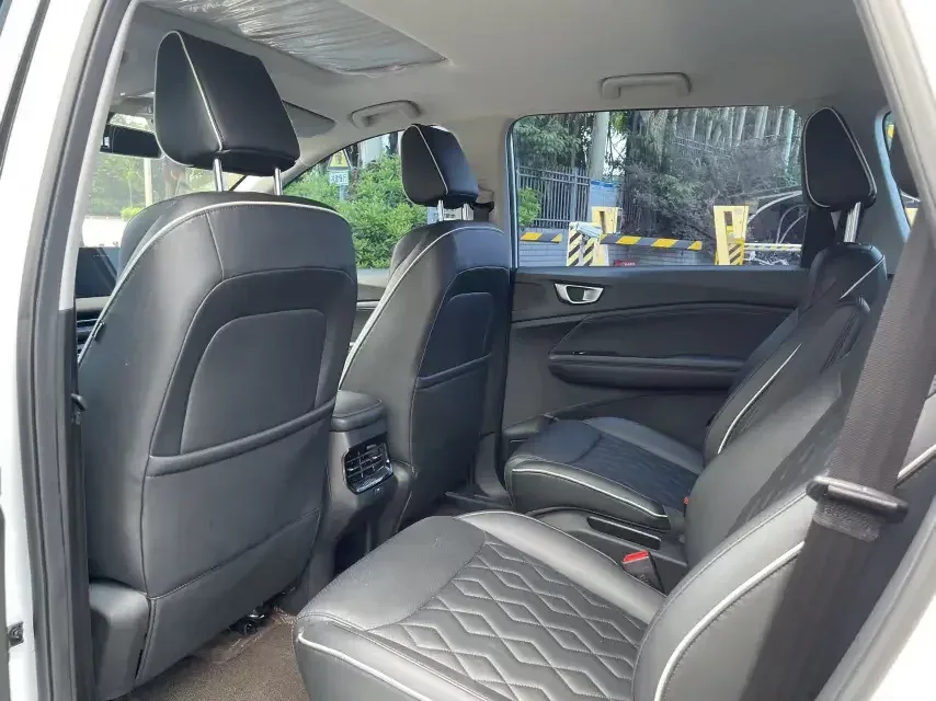 Wuling Jiachen Wuling Jiachen 2022 1.5T CVT Premium Flagship Model 2023 — thumbnail 3