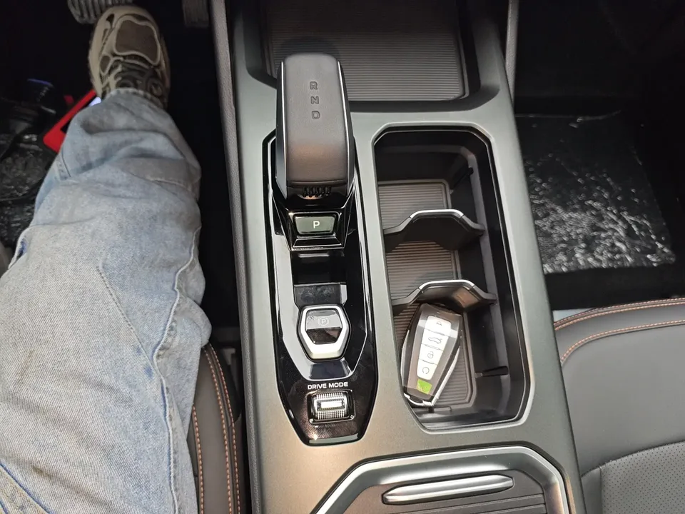 Geely Okavango Haoyue L 2024 2.0TD DCT Premium 2025 — thumbnail 4