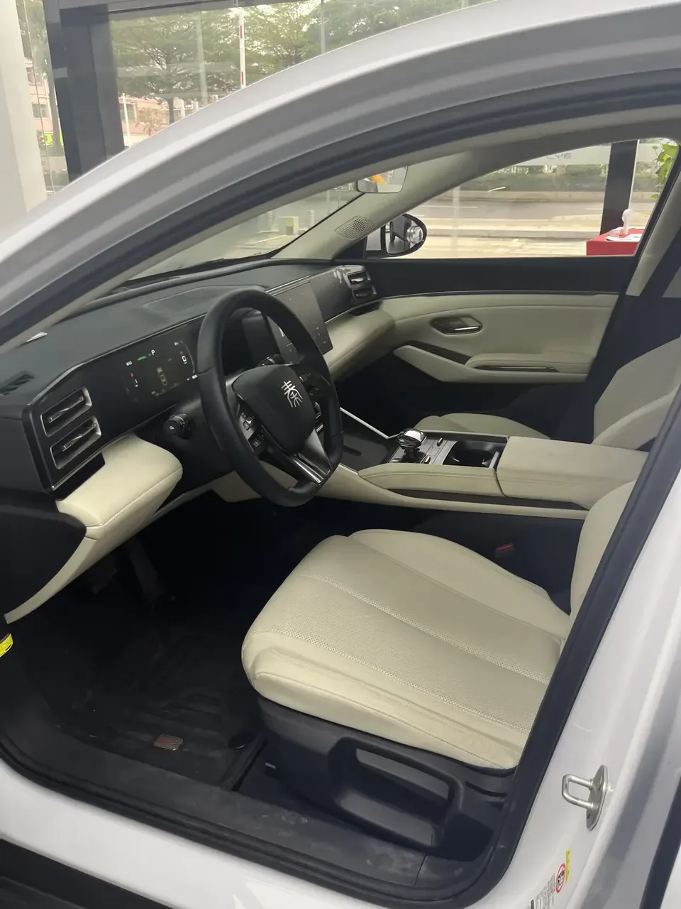 BYD Qin L DM Qin L DM 2024 DM-i 80KM Leading Type 2024 — thumbnail 3
