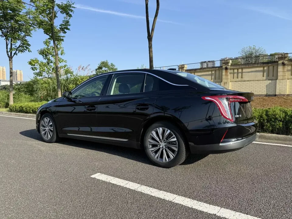 Hongqi E-QM5 Hongqi E-QM5 2022 Charging 431km LeXiang Edition 5-seater 2023 — thumbnail 2