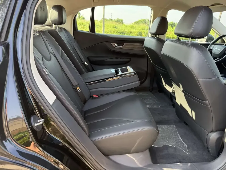 Hongqi E-QM5 Hongqi E-QM5 2022 Charging 431km LeXiang Edition 5-seater 2023 — thumbnail 5