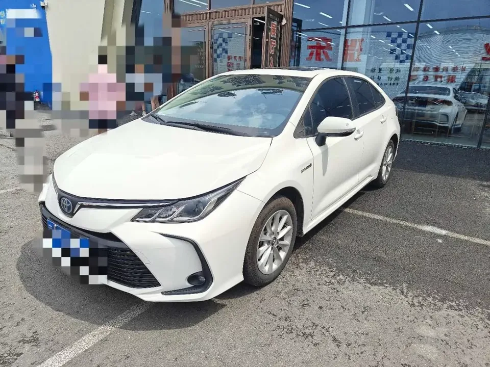 Toyota Corolla Corolla 2021 Dual Engine 1.8L E-CVT Elite Edition 2022 — photo 1, buy with delivery to Moscow