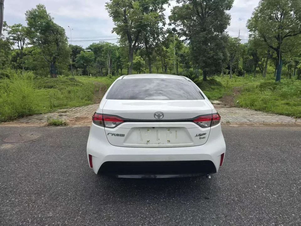 Toyota Levin Lei Ling 2022 185T CVT Deluxe Edition 2023 — thumbnail 2