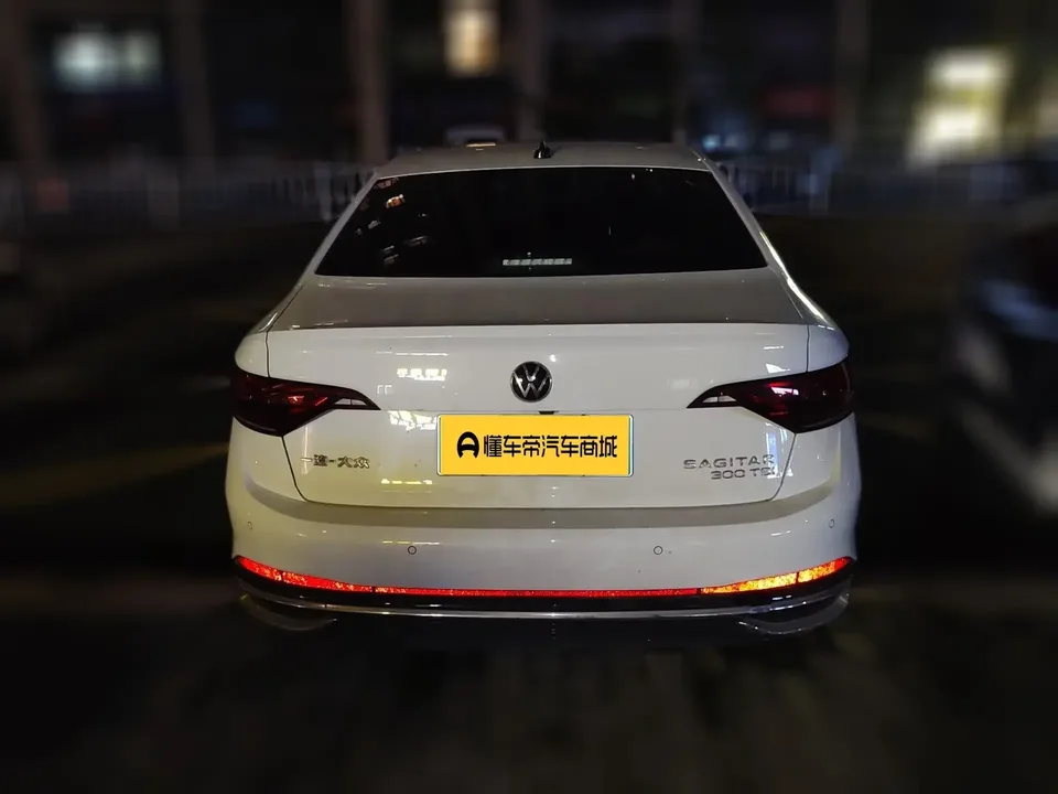 Volkswagen Sagitar Sagitar 2023 300TSI DSG Beyond Edition 2023 — thumbnail 2