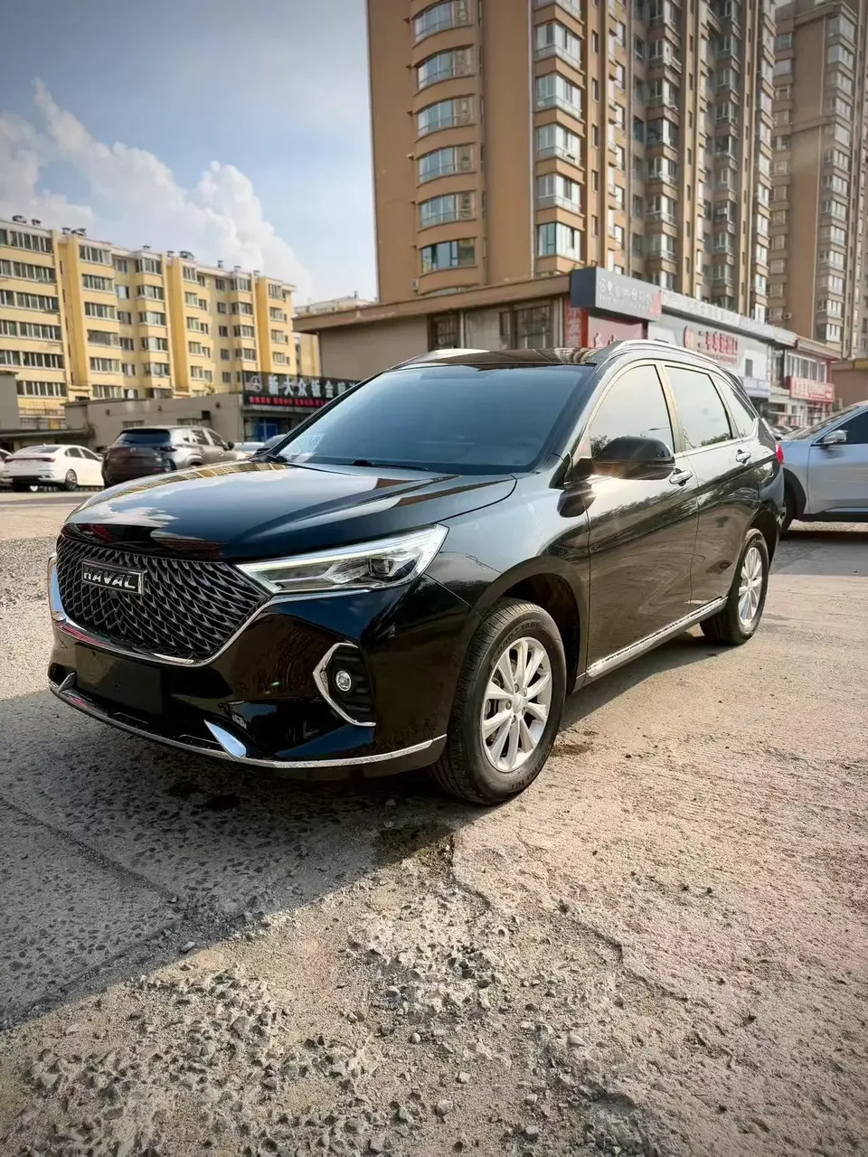 Haval M6 Haval M6 2023 PLUS 1.5T DCT Luxury Intelligent Connection 2023 — photo 1, buy with delivery to Moscow