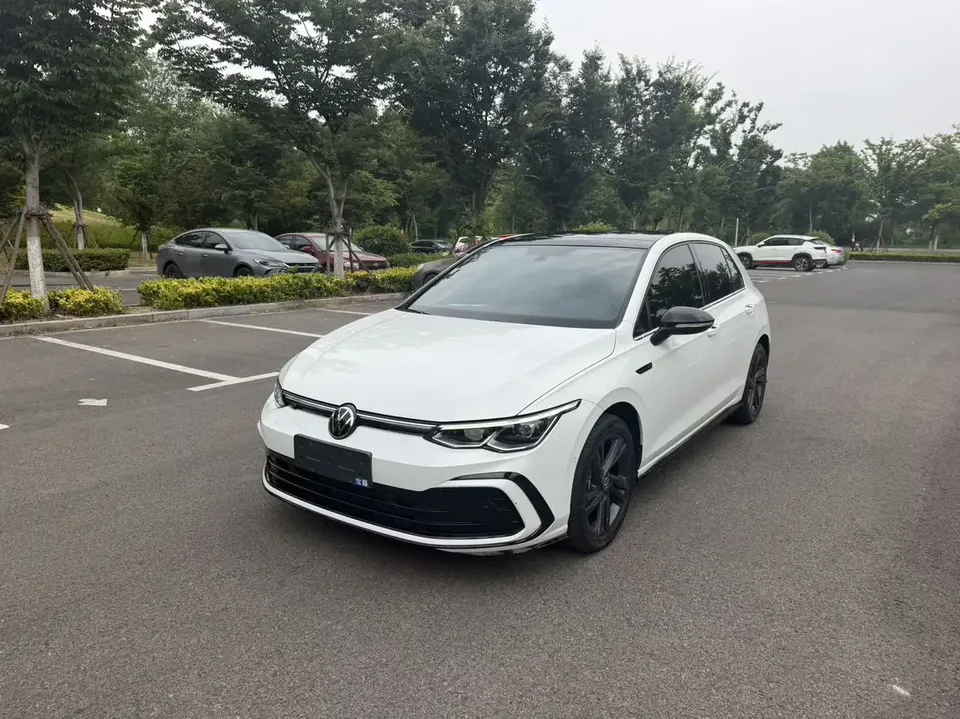 Volkswagen Golf golf 2023 280TSI DSG R-Line Lite 2023 — photo 1, buy with delivery to Moscow