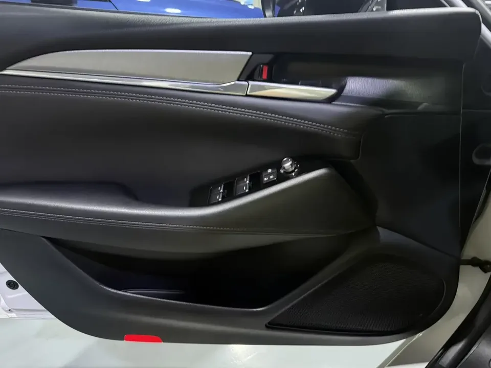 Mazda Atenza Atez 2021 2.0L Blue Sky Deluxe Edition 2022 — thumbnail 5