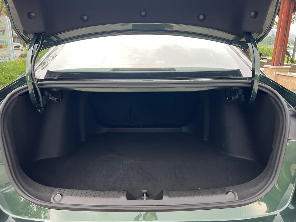 Geely Emgrand emgrand 2026 5th Generation 1.5T DCT Flagship Model 2026 — thumbnail 4